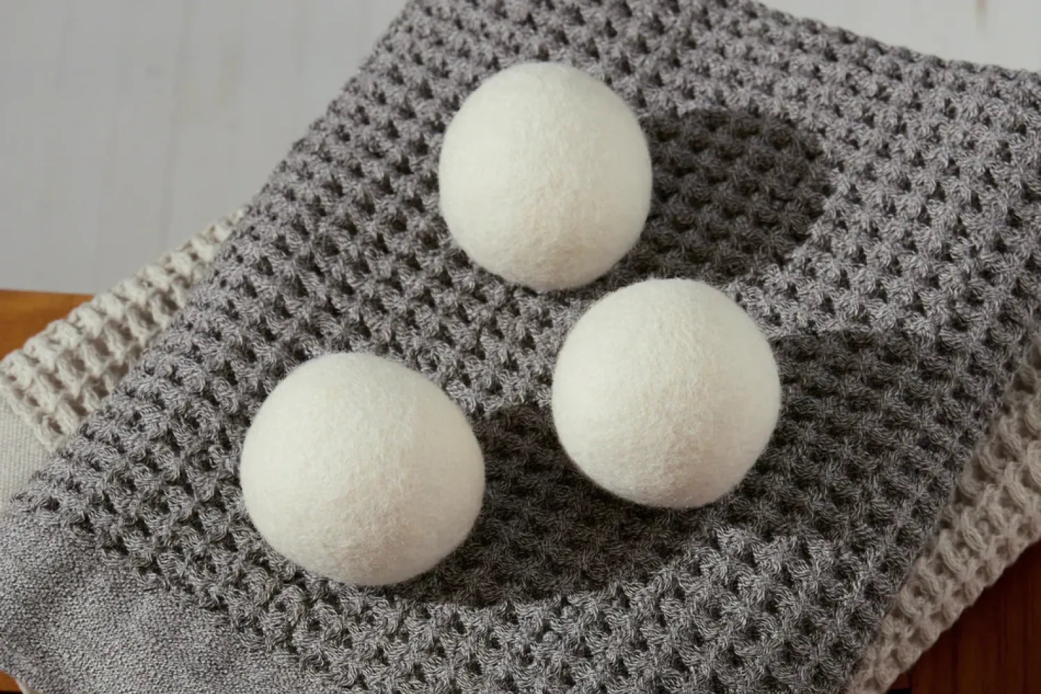 Do wool dryer balls work? Ways to use them effectively  Essential oils for  laundry, Dryer balls, Essential oils cleaning