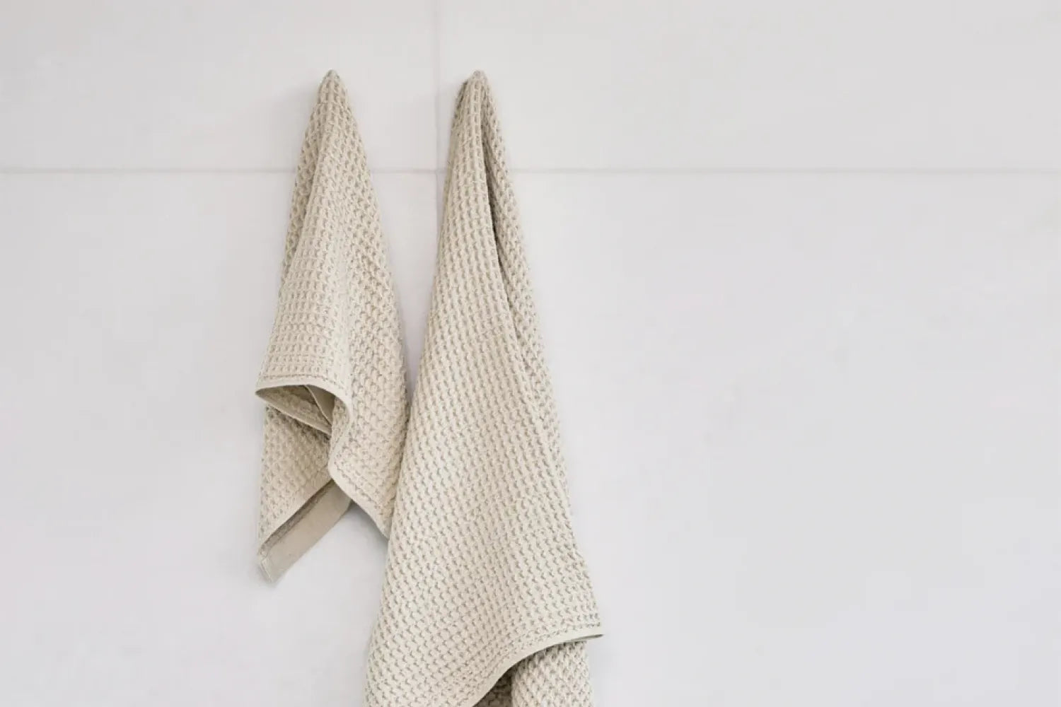 3 Ways to Hang Towels in the Bathroom