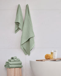 Onsen Waffle Bath Towel in Sage #color_sage